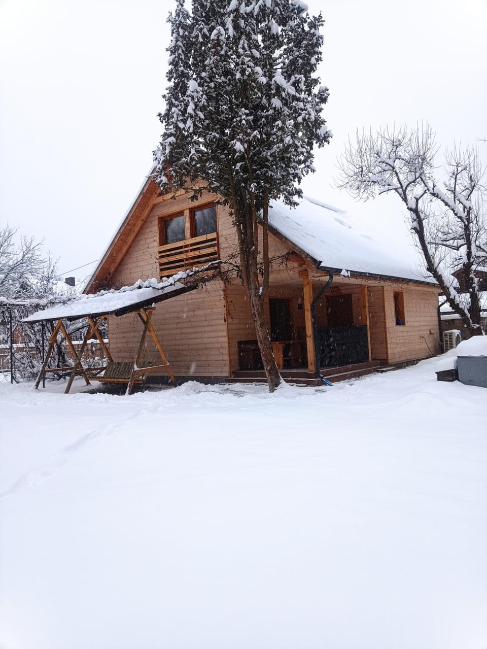 Property building, Day, Winter