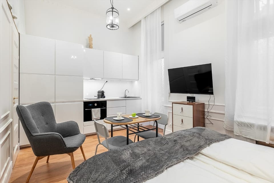Classical mini studio with a modern touch! Apartment in Budapest