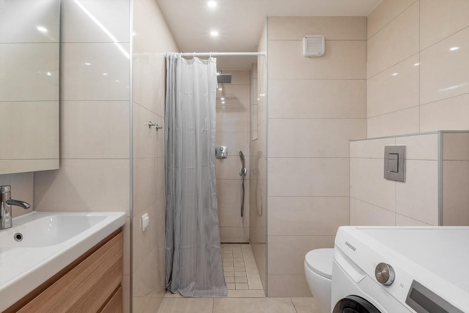 Shower, Toilet, Bathroom, washing machine, dryer