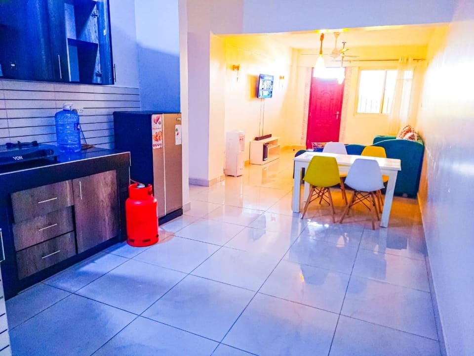 TV and multimedia, Kitchen or kitchenette, Living room, Seating area