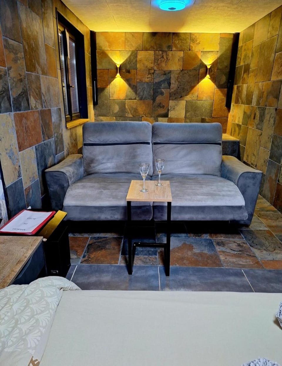 Les Charmes-Balnéothérapie-Vidéoprojecteur-Netflix Apartment in Switzerland