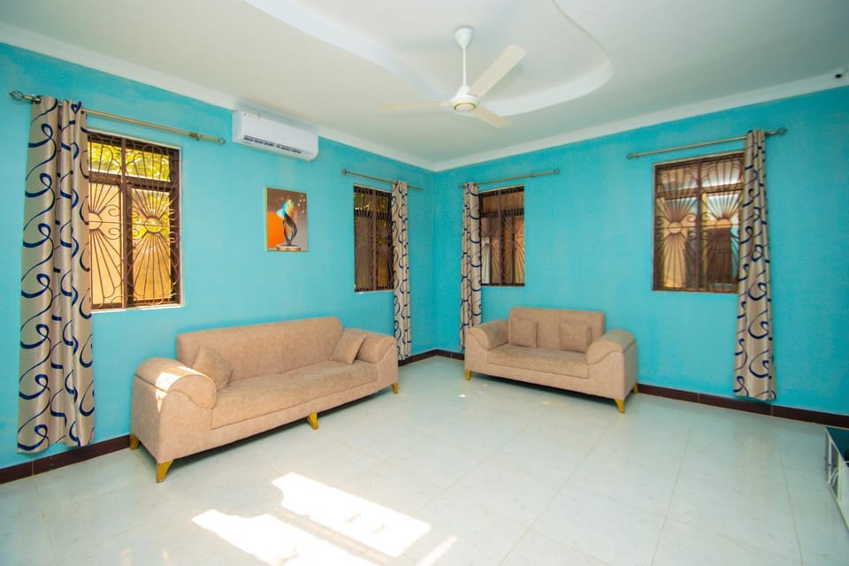 Living room, Seating area, air conditioner