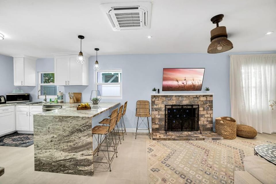 Luxurious Beach House Two Blocks From the Beach. House in Indian Rocks Beach