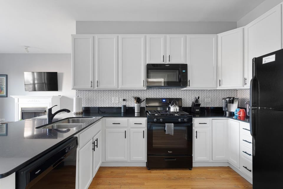 The Upscale Getaway Near Downtown Apartment in Chicago