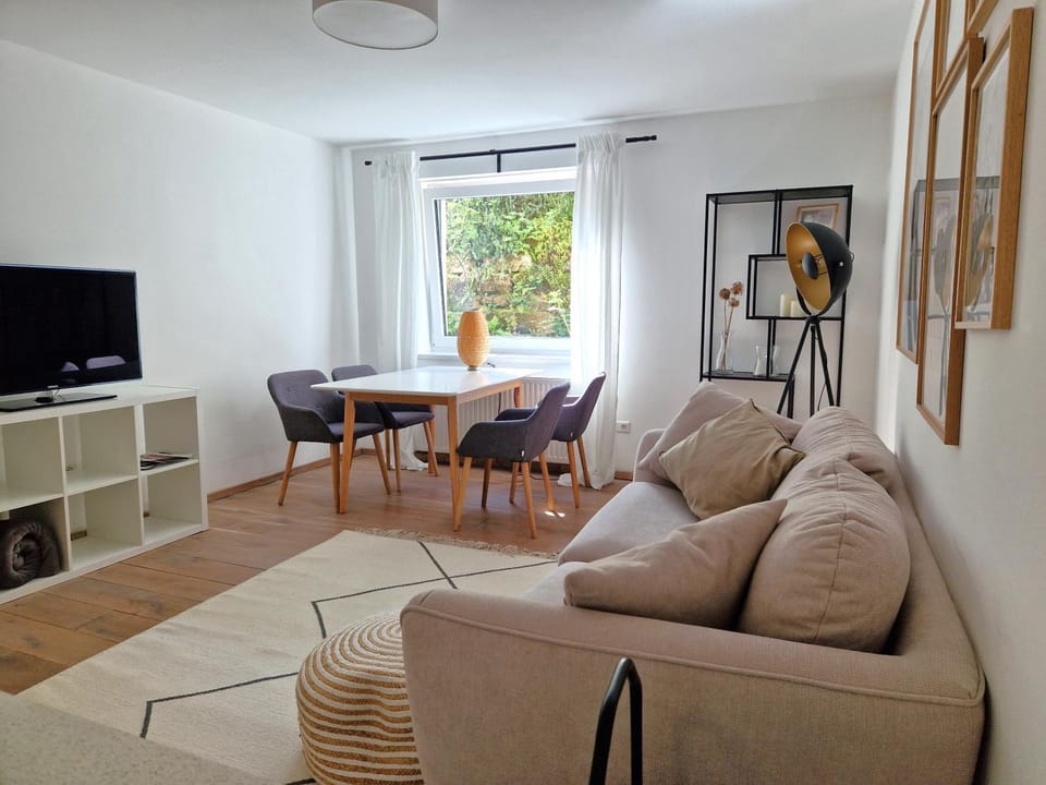 TV and multimedia, Living room, Dining area