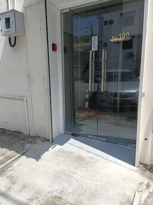 Facade/entrance, Day