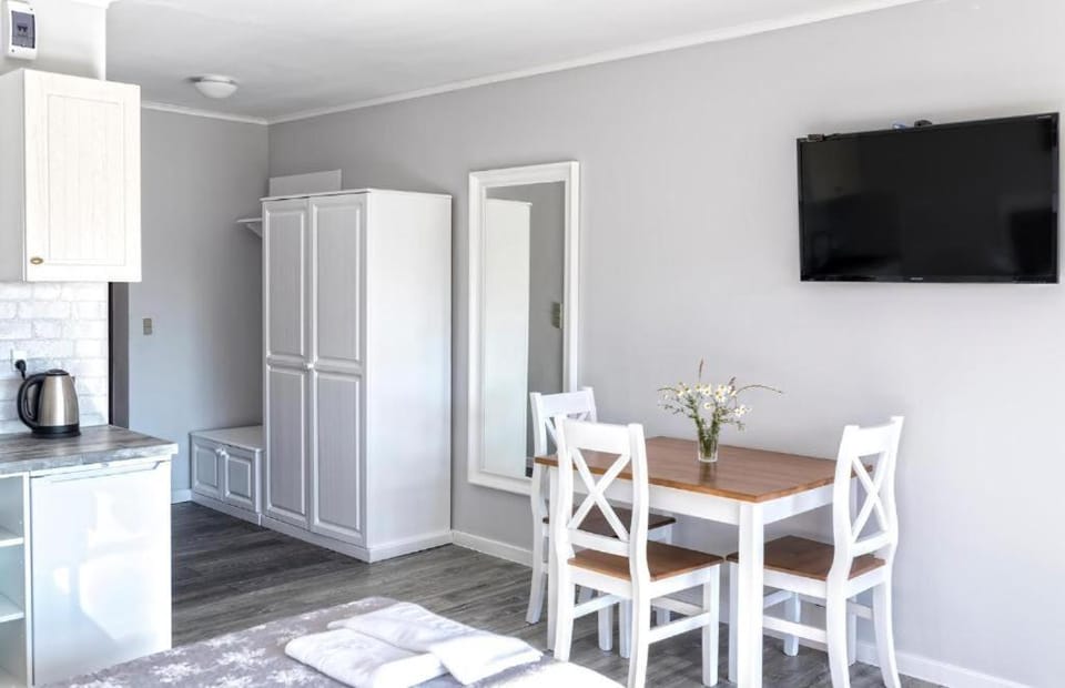 Dining area, wardrobe