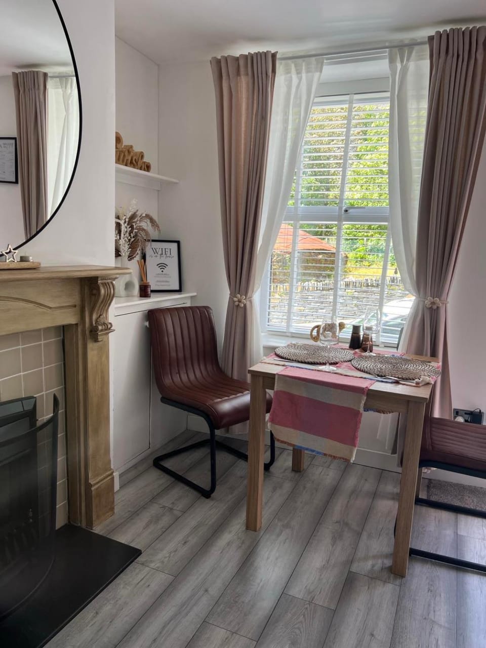 1 Bed Cottage in Snowdonia nr ZipWorld, Snowdon House in Wales