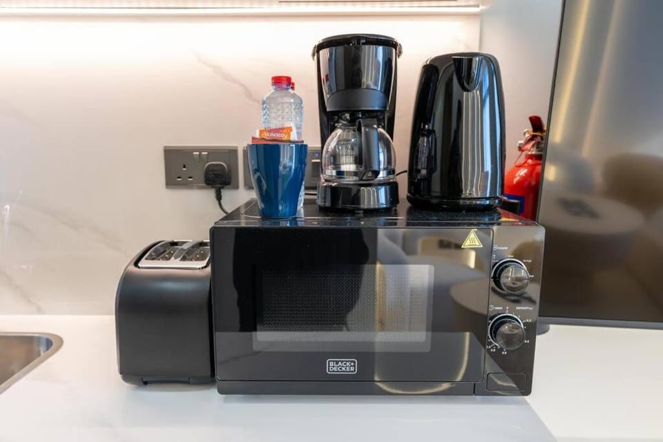 150Mbps WiFi · Studio · Meydan Pool Apartment in Dubai