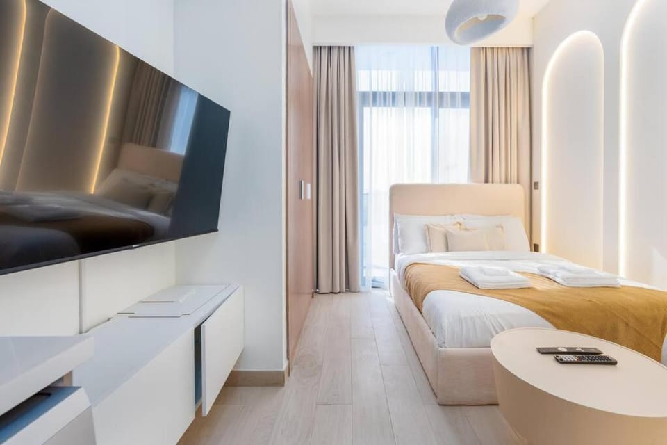 150Mbps WiFi · Studio · Meydan Pool Apartment in Dubai