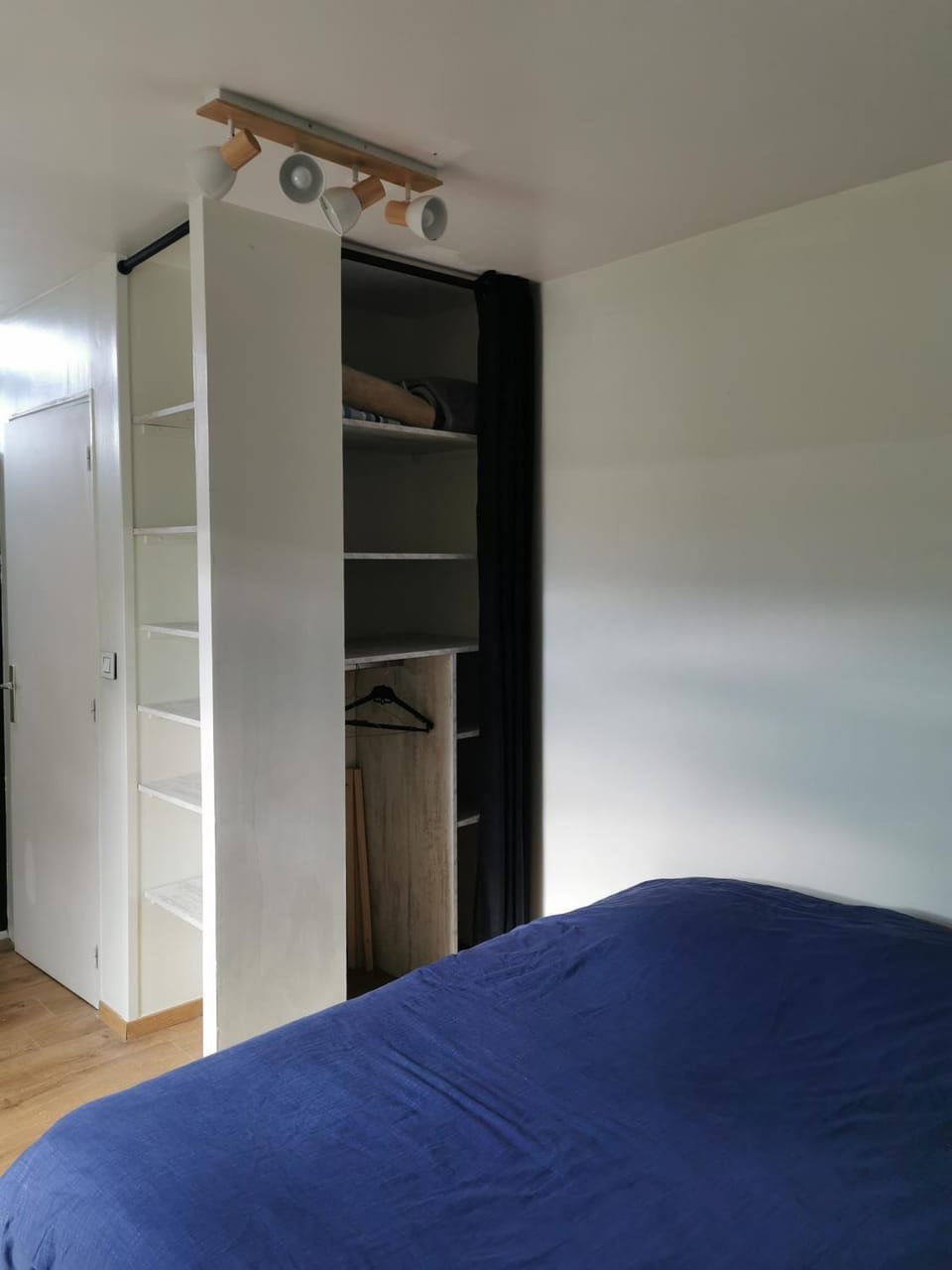 Bed, wardrobe