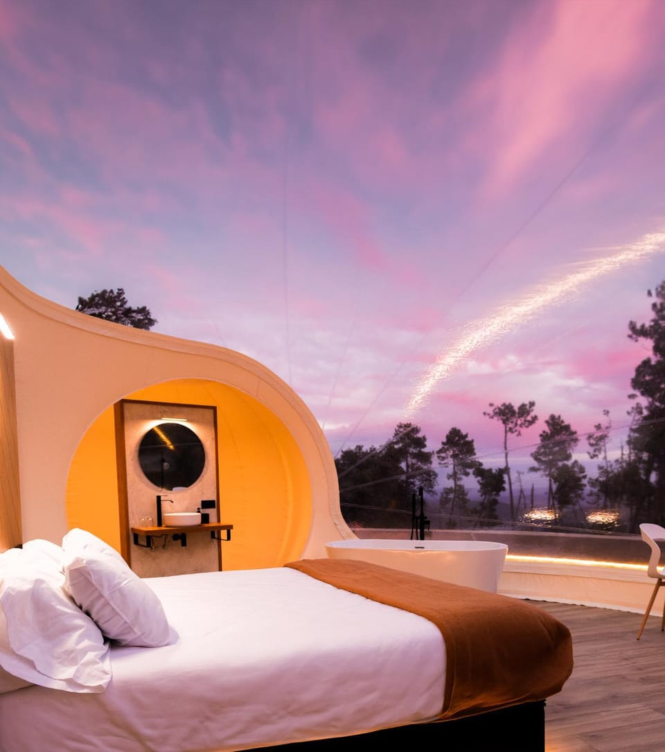 Bed, Natural landscape, Photo of the whole room, Bedroom, Mountain view, Sunrise