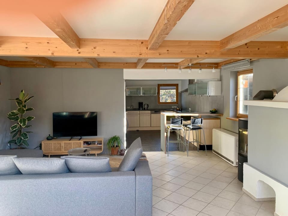 Kitchen or kitchenette, Living room