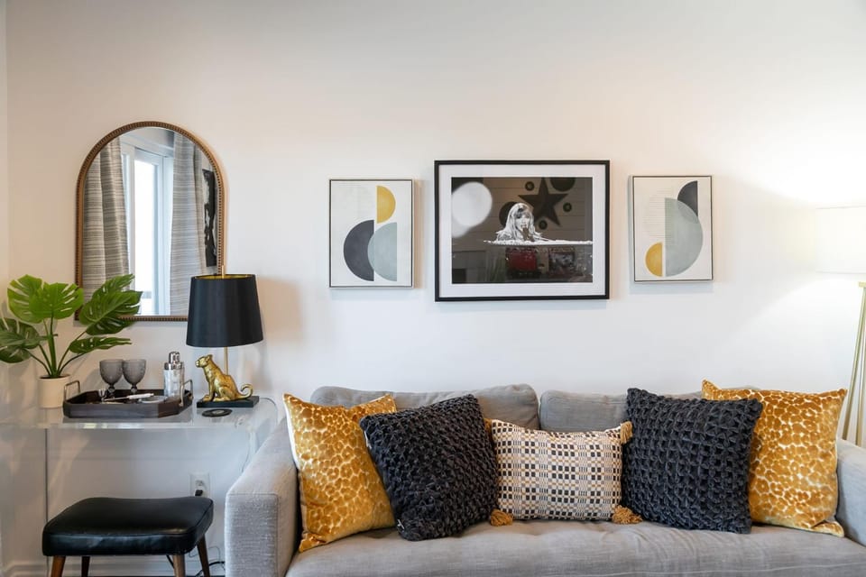 Living room, River view, minibar