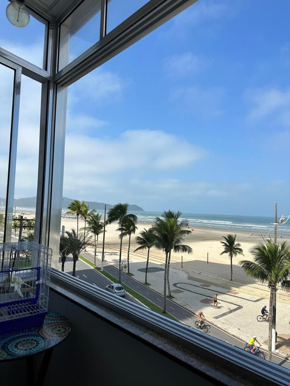 Pé na areia, vista mar, wi-fi e varanda ! Apartment in State of São Paulo