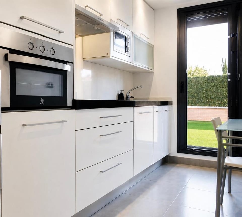 Kitchen or kitchenette, dishwasher, oven, toaster