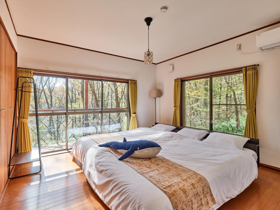 Bed, Photo of the whole room, Bedroom