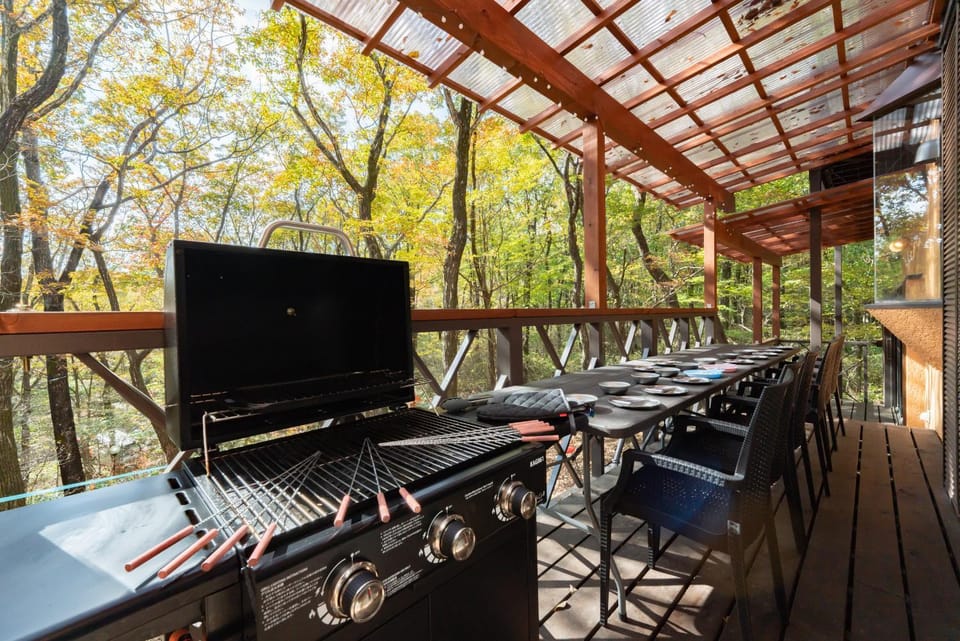 BBQ facilities, View (from property/room), Balcony/Terrace, Dining area