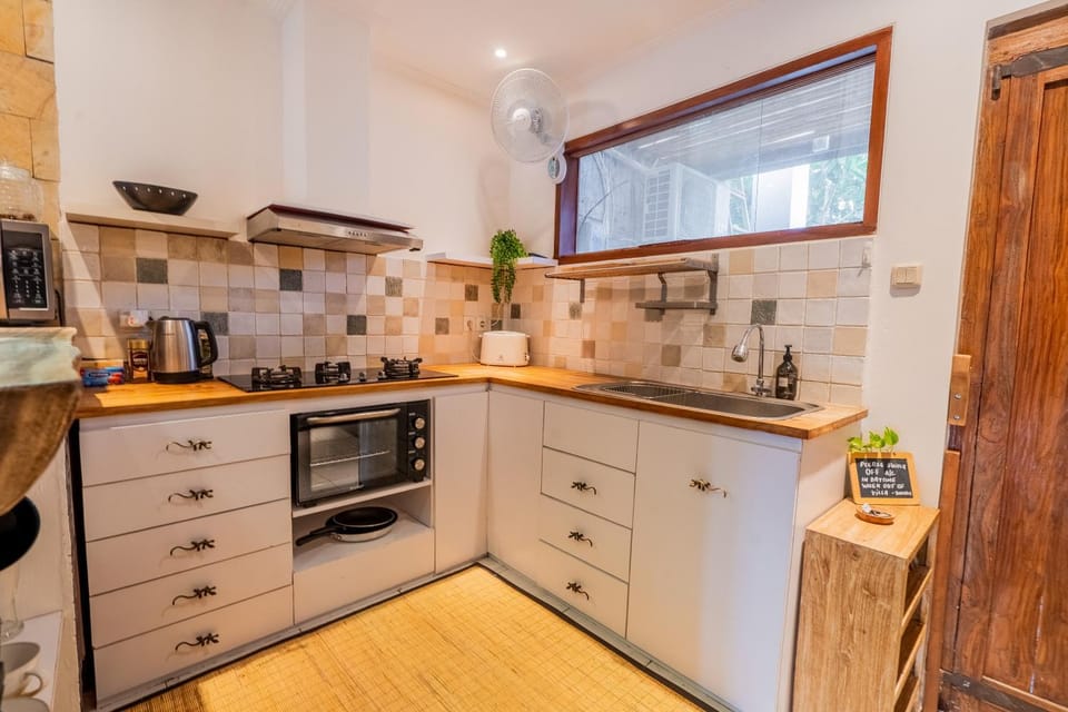 Coffee/tea facilities, Kitchen or kitchenette, dishwasher, minibar, oven, stove, toaster