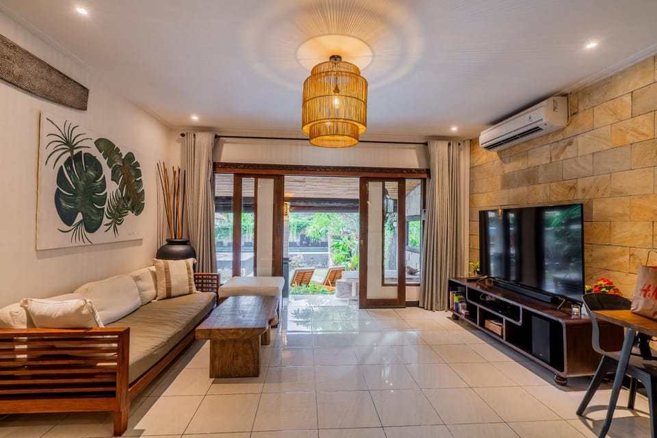 Communal lounge/ TV room, TV and multimedia, Living room, Seating area, Evening entertainment, air conditioner