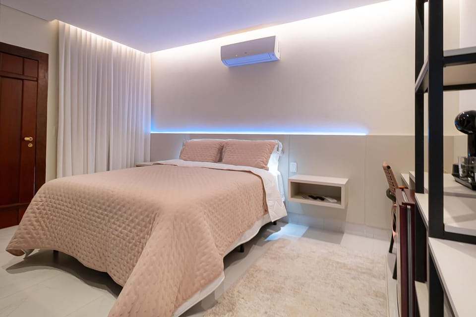 Bed, Photo of the whole room, Bedroom, air conditioner