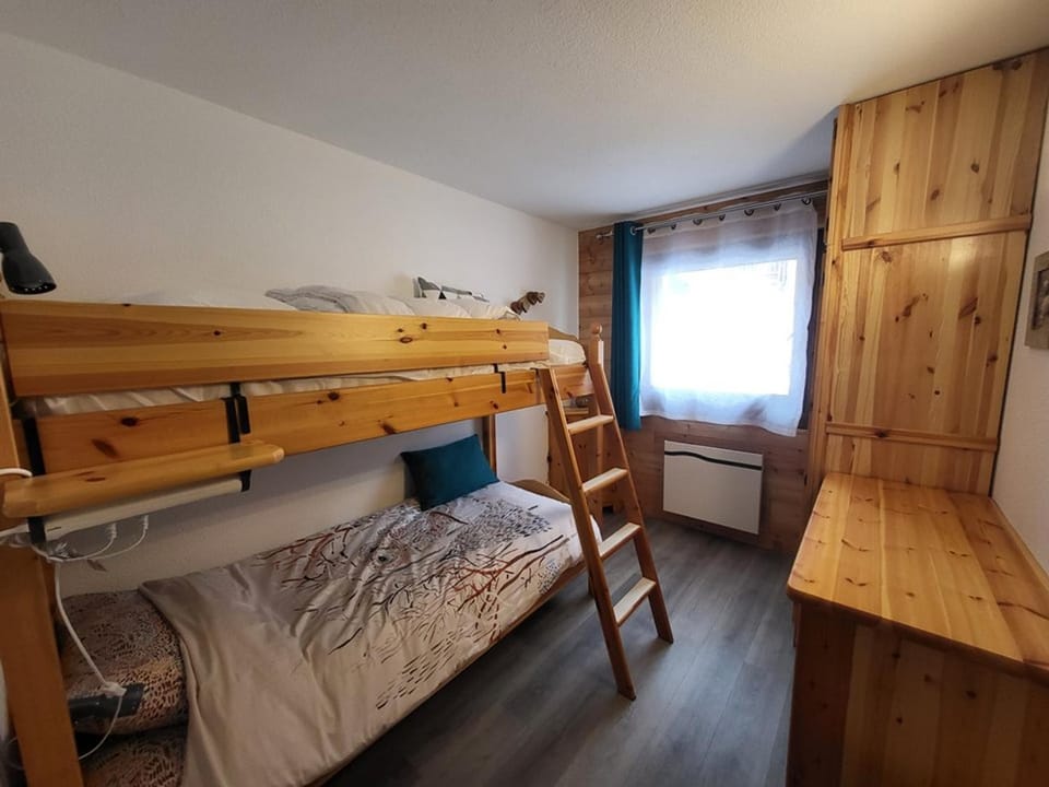 Charmant T3 avec jardin et garage, au cœur de Montgenèvre - FR-1-266-221 Apartment in Montgenèvre