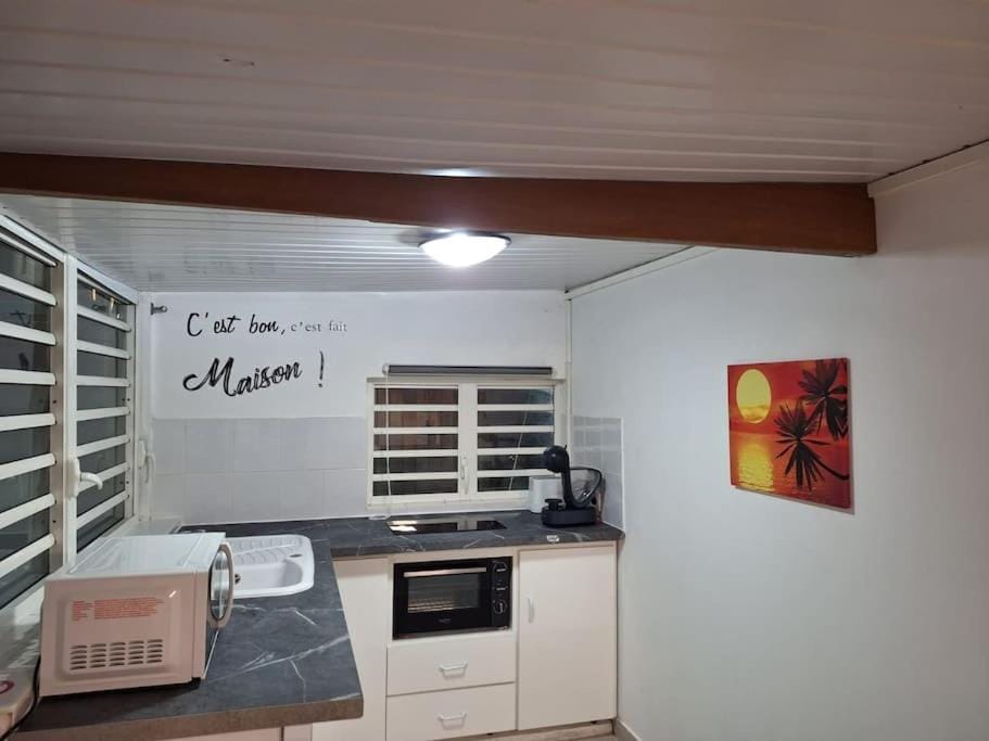T2 calme avec accès piscine Apartment in Arrondissement of Cayenne, French Guiana