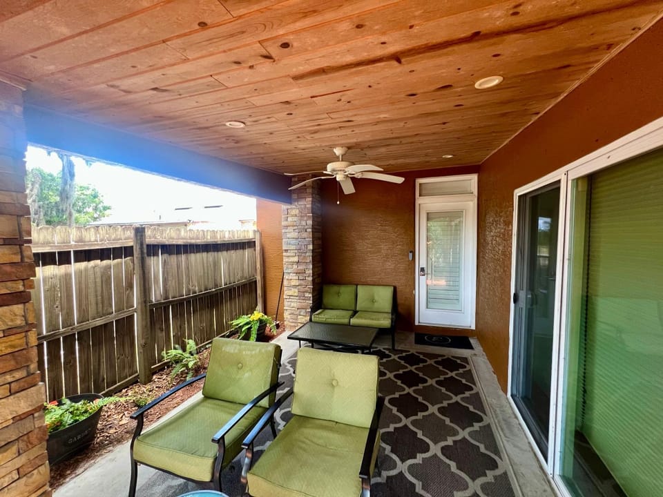 The Signature Orange Grove King Suite Vacation rental in Winter Haven