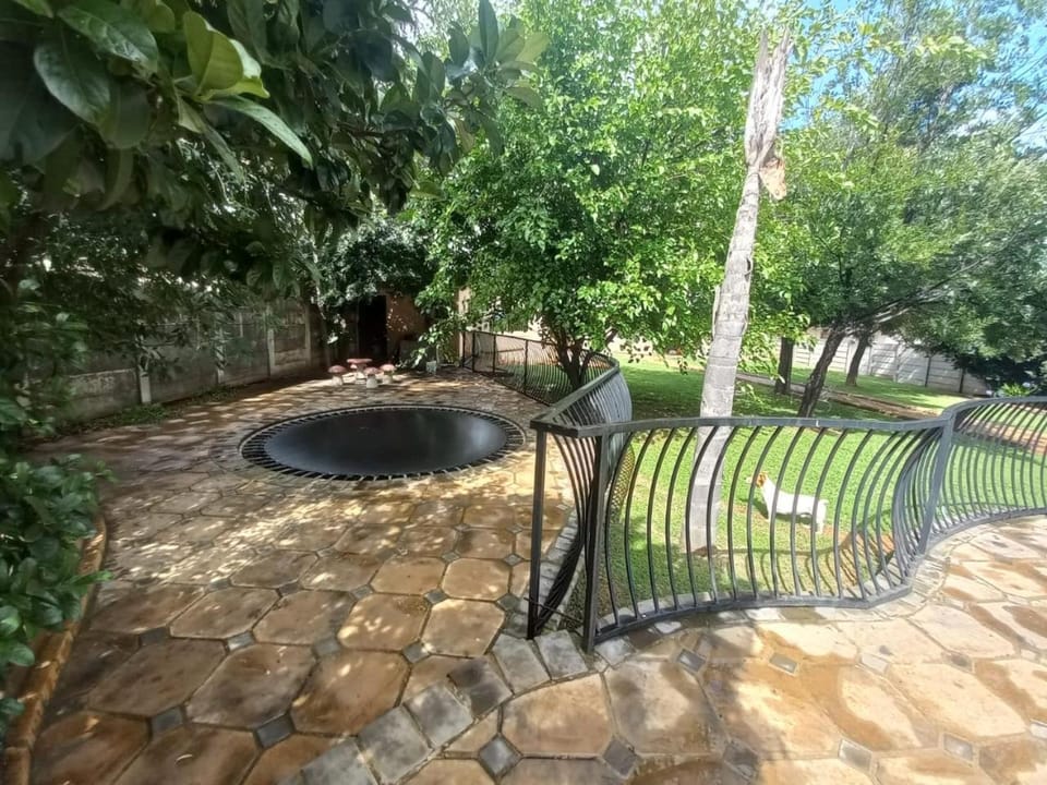 Clyde's on Dale Guest House Bed and Breakfast in Gauteng