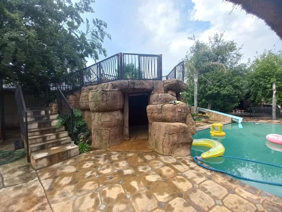 Clyde's on Dale Guest House Bed and Breakfast in Gauteng