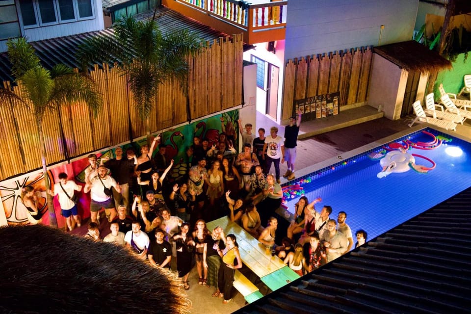 Night, Swimming pool, group of guests