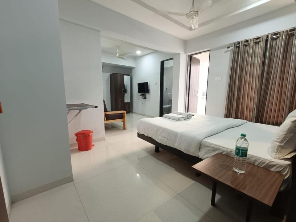 Cosy Room in Ranveer Studio Bed and Breakfast in Maharashtra