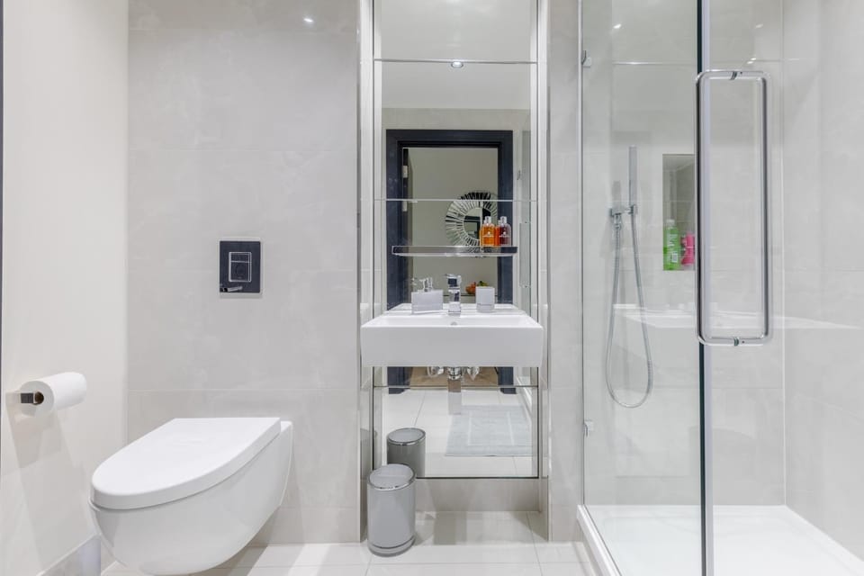 Luxury 2 bed 2 bath close to Chelsea Apartment in London