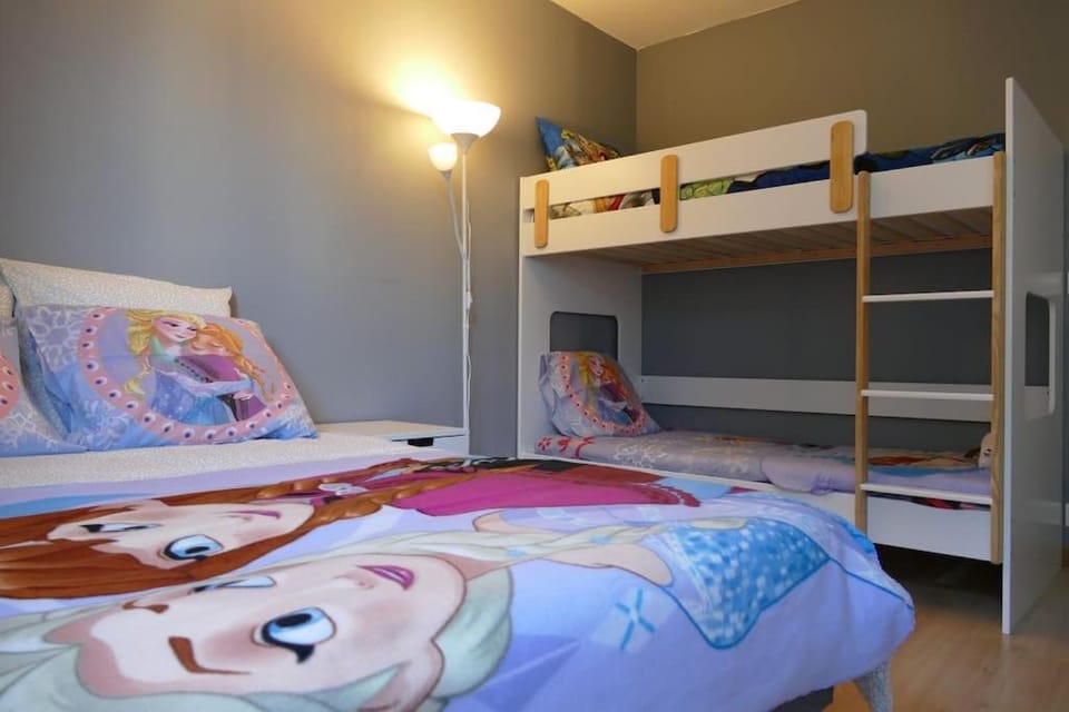 Bed, Bedroom, bunk bed