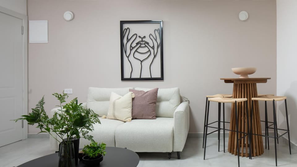 Living room, Decorative detail, Seating area, Dining area