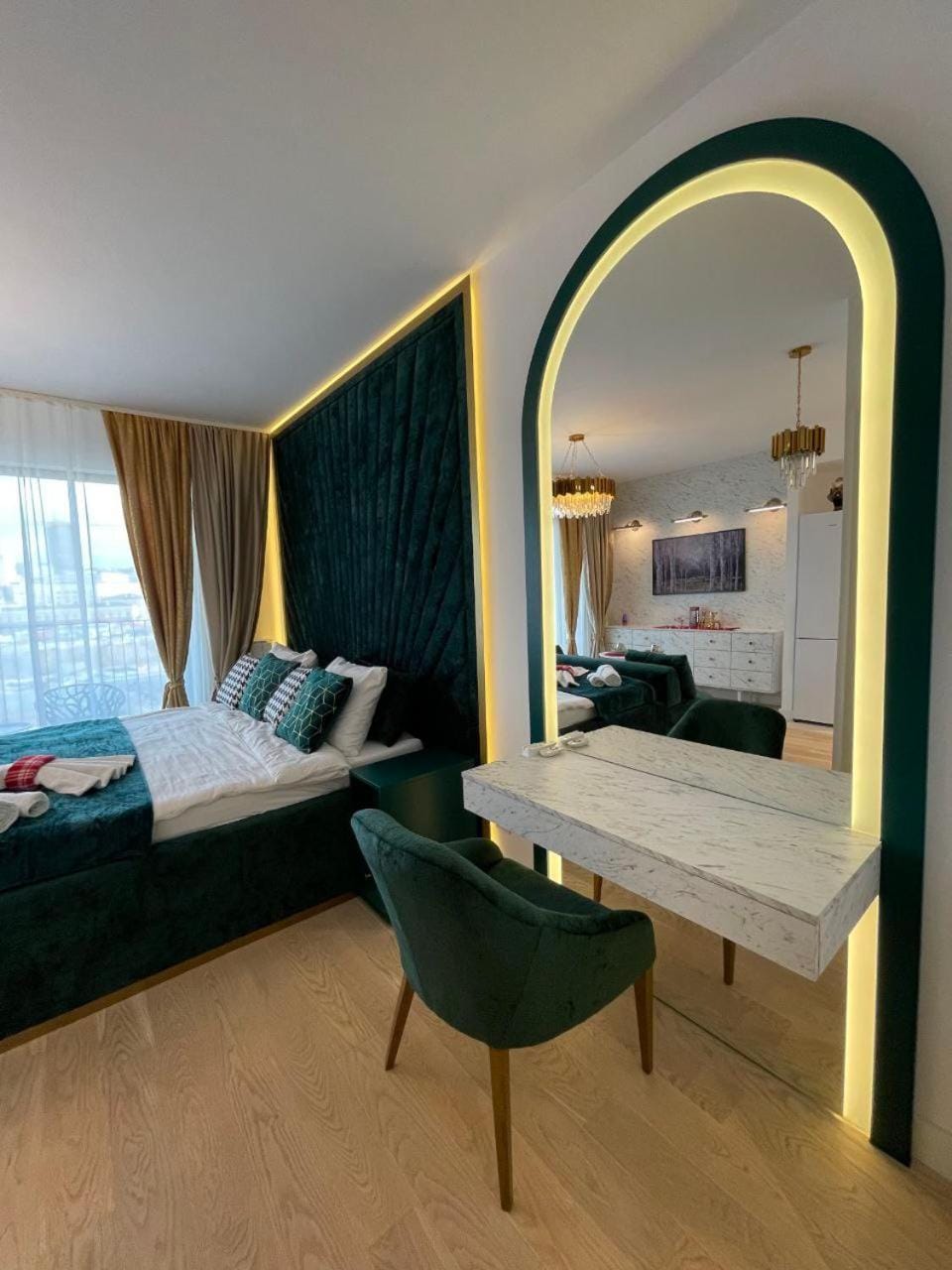 Living room, Photo of the whole room, Seating area, Bedroom