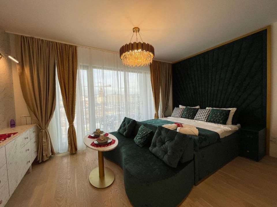 Bed, Living room, Photo of the whole room, Bedroom, towels