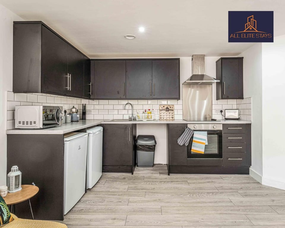 Kitchen or kitchenette, dishwasher, minibar, oven, pet friendly, stove