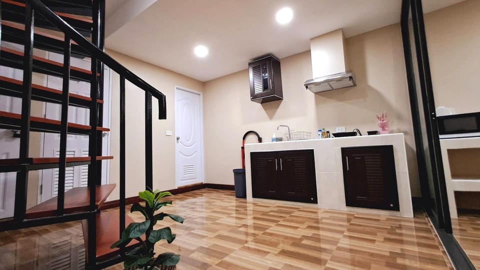 NEW! KG home 3 Bedrooms/ Free Wi-Fi House in Bangkok