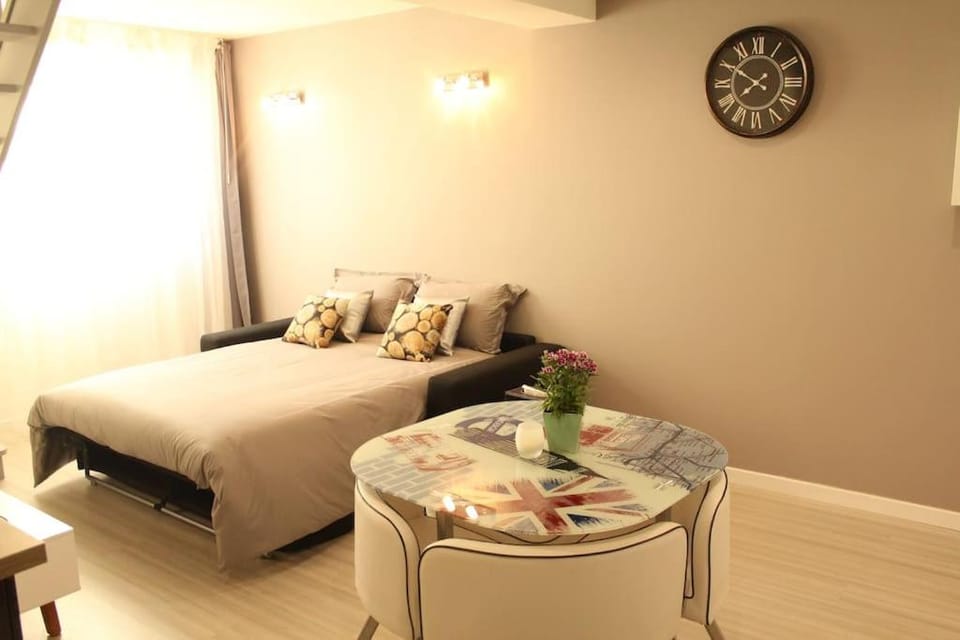 Duplex cosy avec terrasse/Part-Dieu Apartment in Villeurbanne