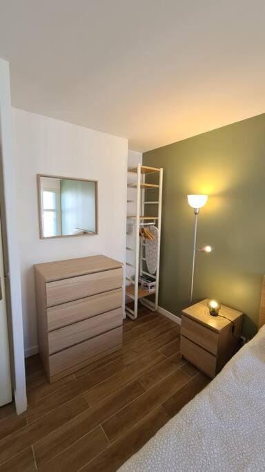 Appt 80m², 13 P, Disneyland, Fibre, 2 parkings Apartment in Chessy