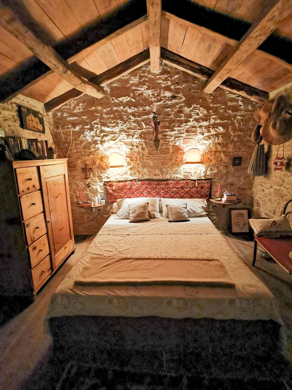 Bed, Photo of the whole room, Bedroom