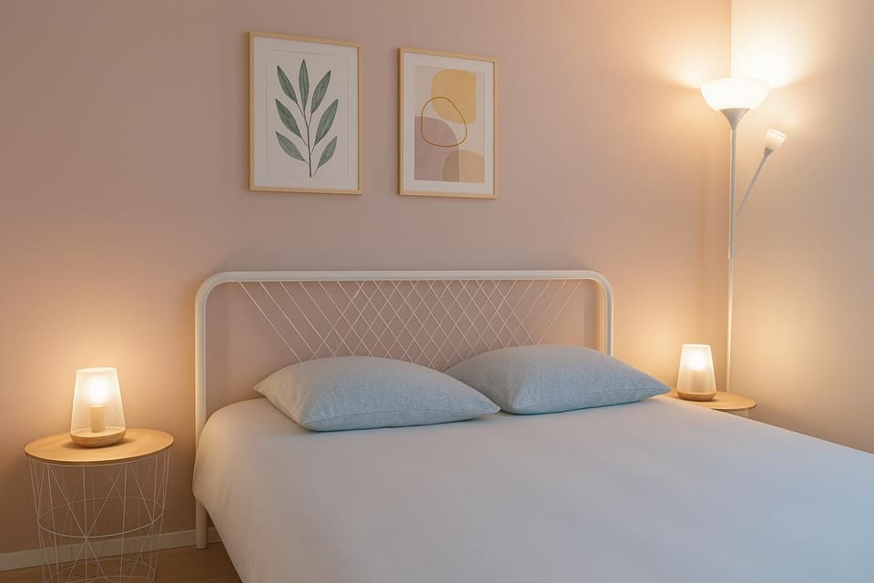 Bed, Bedroom