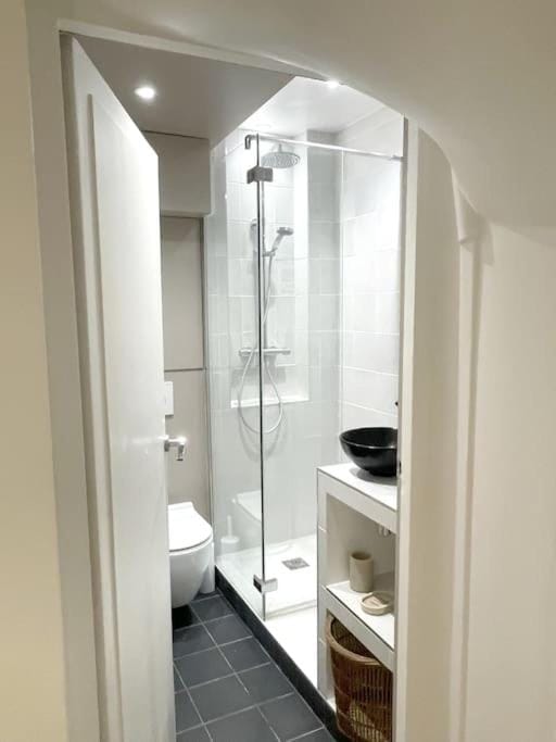 Bathroom, towels