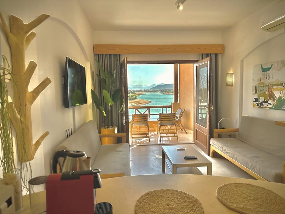 Artsy 1 BR Apt/ Free Pool & Lagoon Access @ElGouna Apartment in Hurghada
