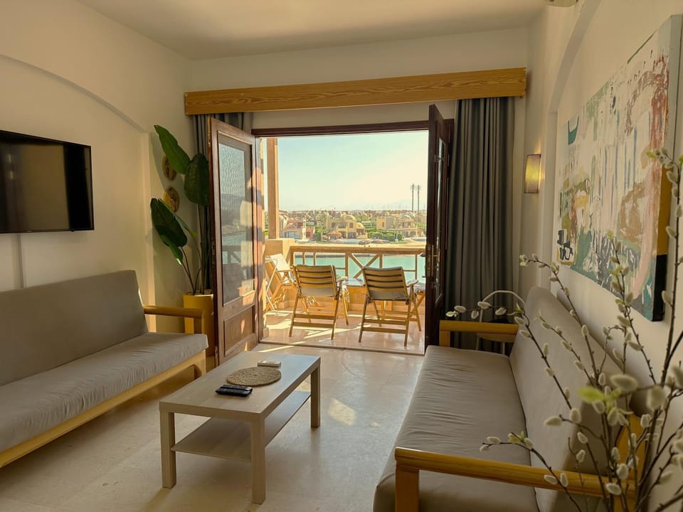 Artsy 1 BR Apt/ Free Pool & Lagoon Access @ElGouna Apartment in Hurghada