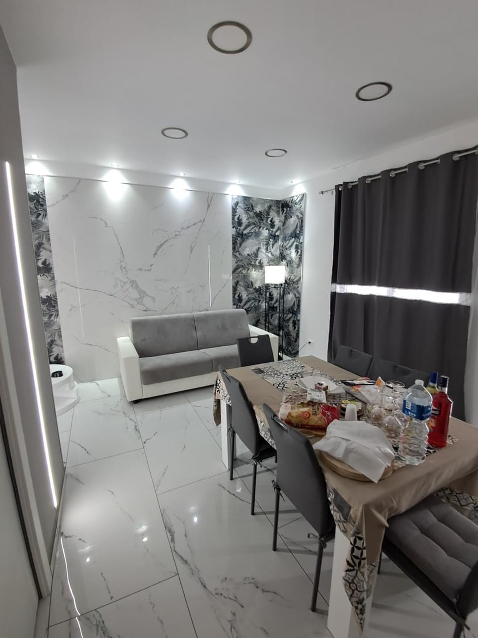 Living room, Seating area, Dining area