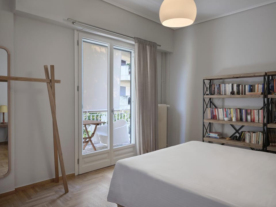 Bed, Library, Photo of the whole room, Bedroom