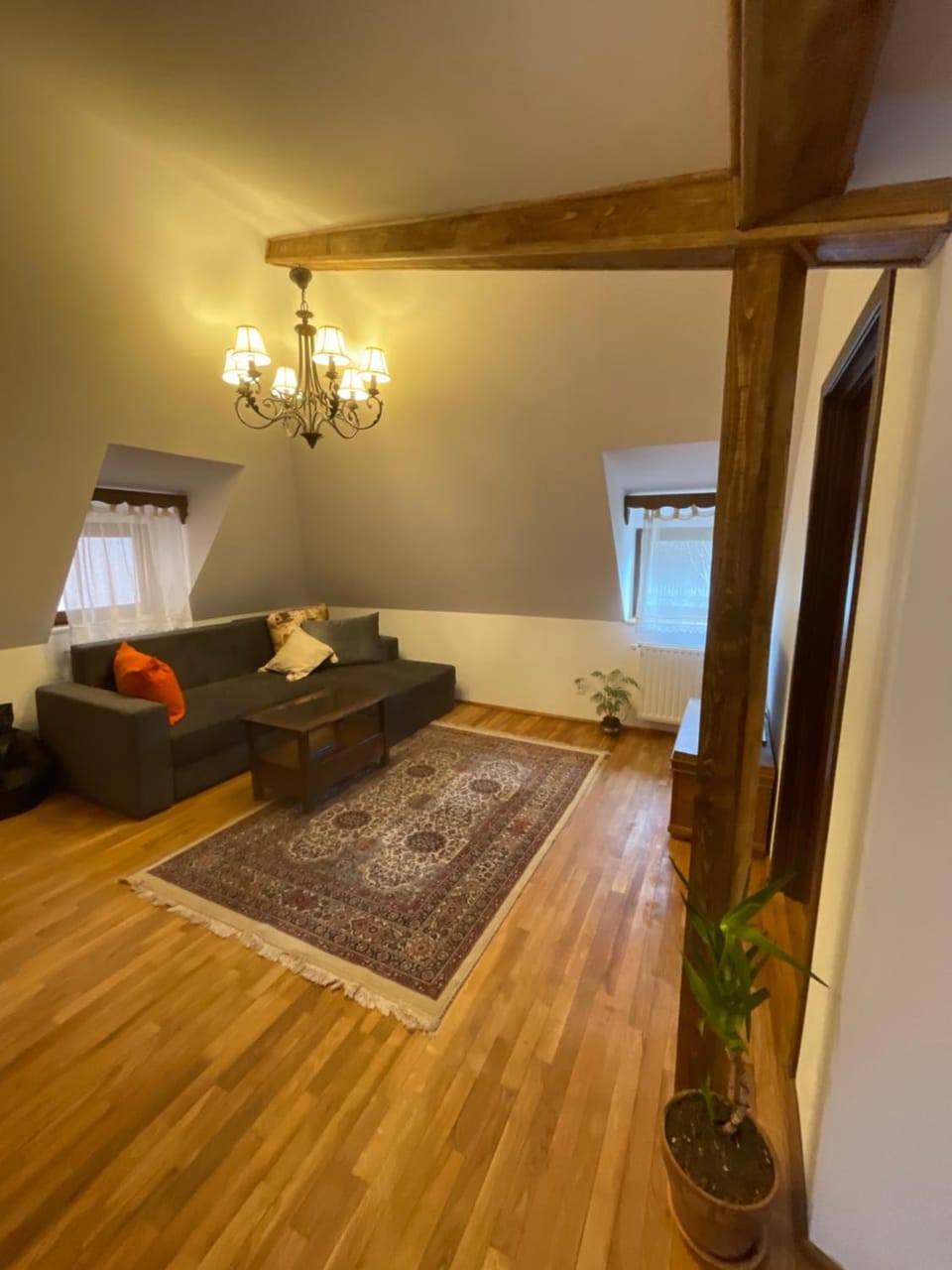 Apartament TISA - CĂTUN Bed and Breakfast in Sinaia