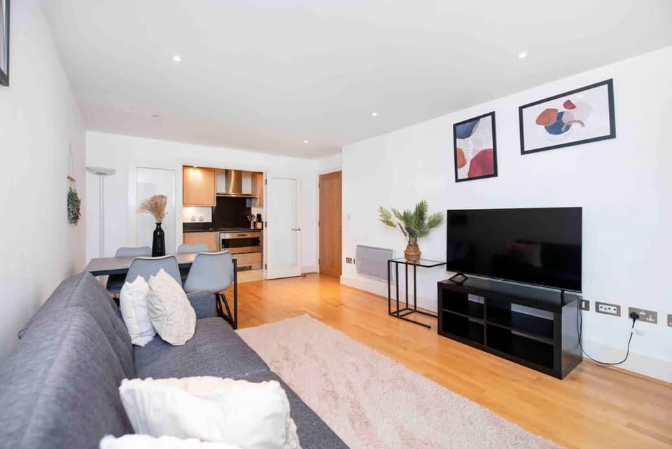 Terraced riverview apartment Apartment in City of Westminster